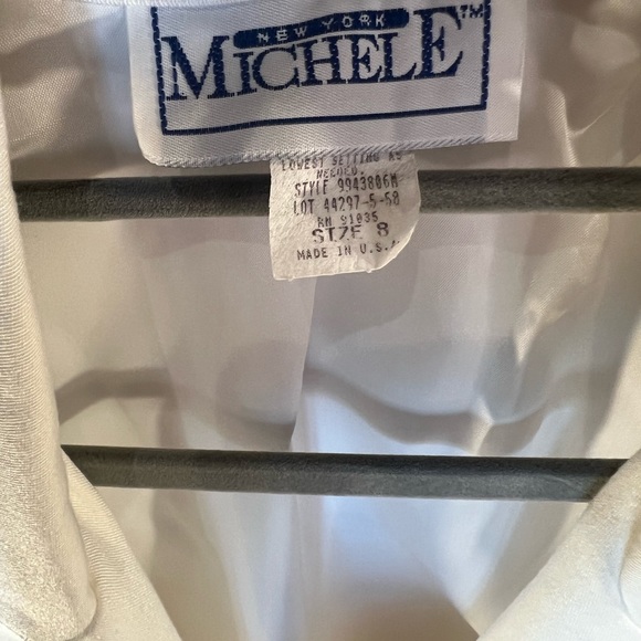New York Michele. Ladies off white lined front button Jacket. Size 8 - Picture 6 of 6